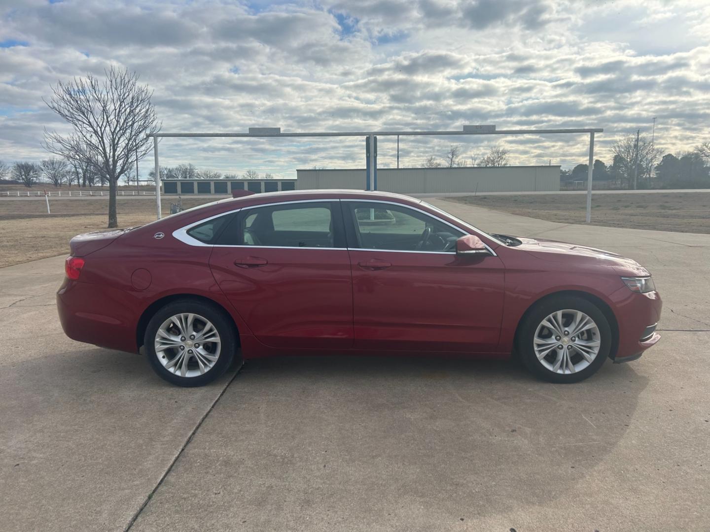 2015 RED /BLACK Chevrolet Impala CNG 3LT (2G1135SN6F9) with an 3.6L V6 DOHC 24V CNG engine, 6A transmission, located at 17760 Hwy 62, Morris, OK, 74445, (918) 733-4887, 35.609104, -95.877060 - Photo#3